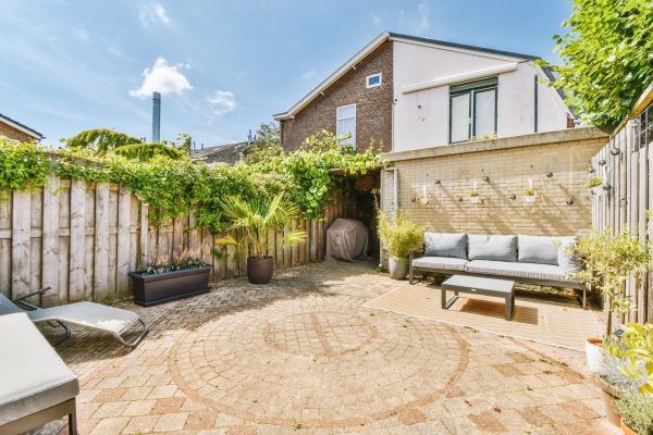Cost of Courtyard Patio Service in Anaheim